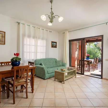 아파트 Porto San Paolo Apartments 포르토산파울로