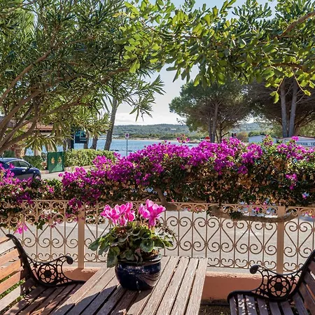 Porto San Paolo Apartments * 포르토산파울로