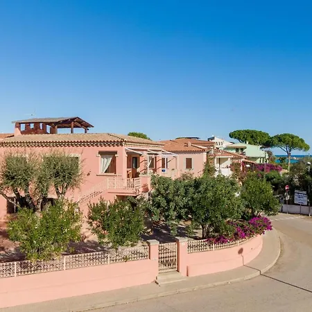 Porto San Paolo Apartments *
